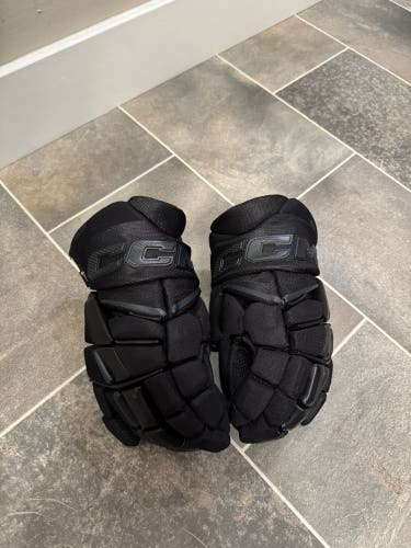 CCM Jetspeed FT8 Pro Senior Hockey Player Gloves 14" (New)