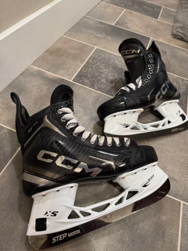 2024 CCM Tacks XF Pro Hockey Skates Regular Width Pro Stock 8 (New)
