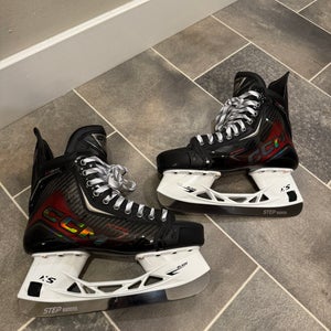 2025 CCM JetSpeed FT8 Pro Hockey Skates Regular Width 8.5 (New)