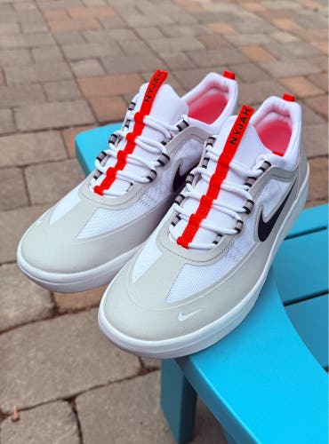 Men's Nike SB Nyjah Huston "Free 2" Neutral Grey Bright Crimson Skateboard Shoes