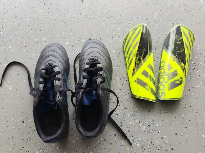 Black Kids 4.5Y (Big Kids / Youth) Adidas Goletto Cleats (Used)