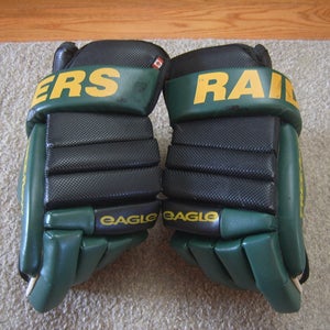 Great Used Condition Eagle Raiders Senior Hockey Gloves sz 13" Made in Canada