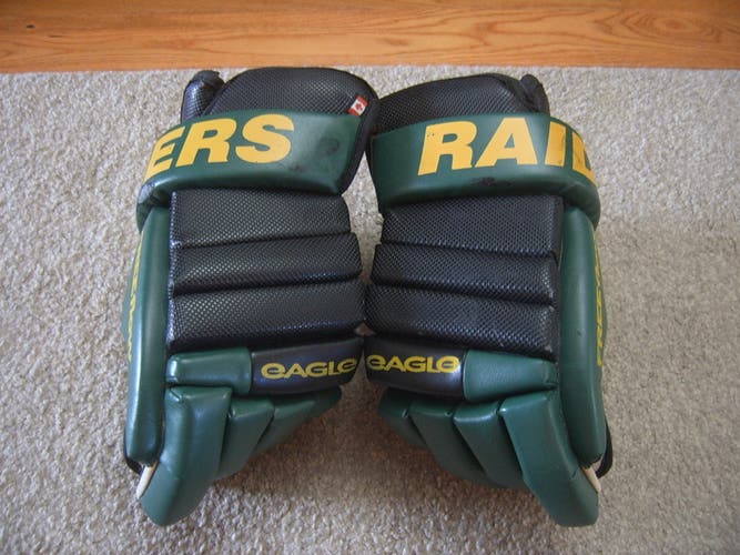 Great Used Condition Eagle Raiders Senior Hockey Gloves sz 13" Made in Canada