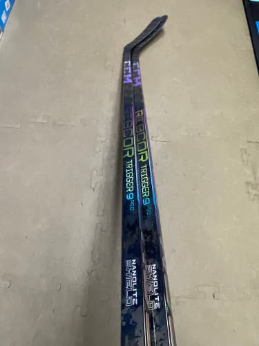 Senior CCM RibCor Trigger 9 Pro right Hand Hockey Stick P88 (New) - 2 Pack