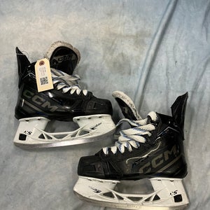 Intermediate CCM JetSpeed FT675 Hockey Skates Size 4.5 (Used)
