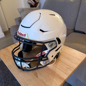 Large Youth Riddell SpeedFlex Helmet (Used)