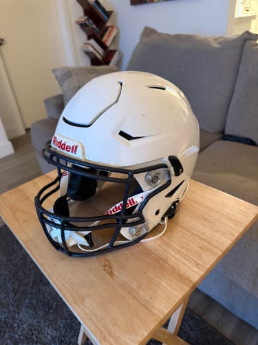 Large Youth Riddell SpeedFlex Helmet (Used)
