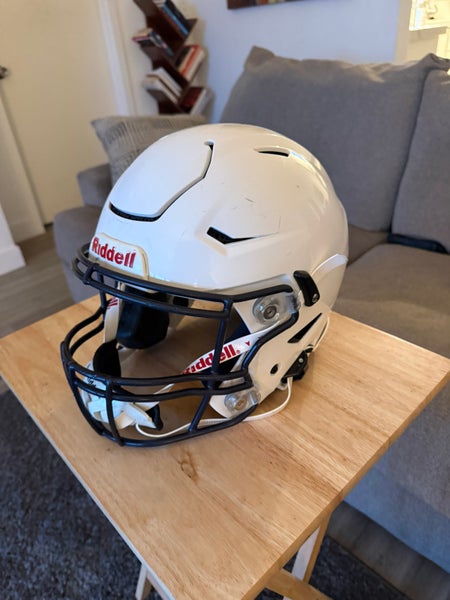 Large Youth Riddell SpeedFlex Helmet (Used)