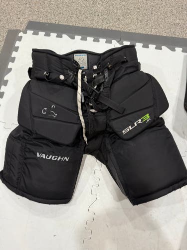 Junior Medium Vaughn Ventus SLR3 Hockey Goalie Pants (Used)