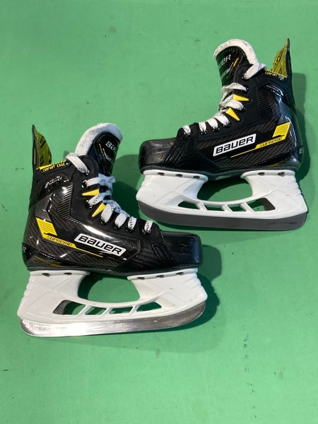 Used Junior Bauer Supreme Matrix Hockey Skates Size 1.5 | Box Included