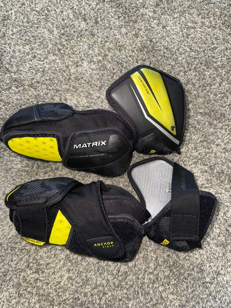 Intermediate Large Bauer Supreme matrix Elbow Pads (Used)