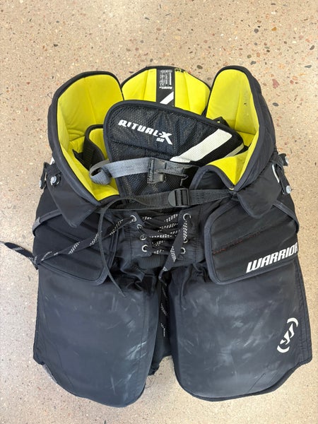 Black Senior XL Warrior Ritual X Hockey Goalie Pants (Used)