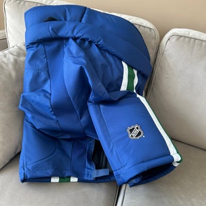 Men's Senior XL CCM HP70 Hockey Pants (New)