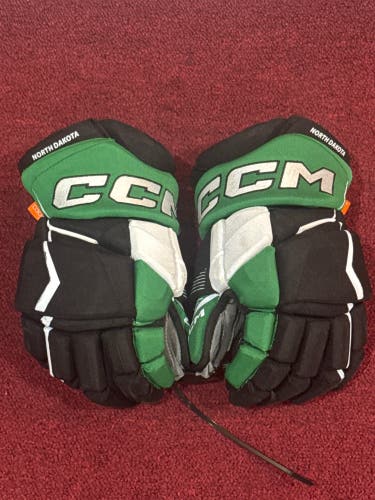 North Dakota CCM jetspeed Gloves 14" Pro Stock Item#NDB1