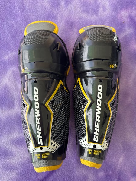 Youth Sher-Wood Shin Pads 8" (Used)