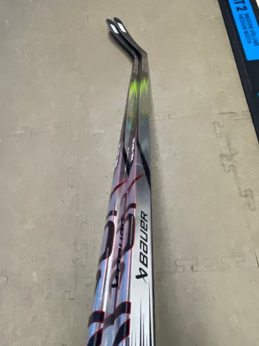 Intermediate Bauer Vapor Hyperlite 2 Left Hand Hockey Stick P88 (New) - 2 pack