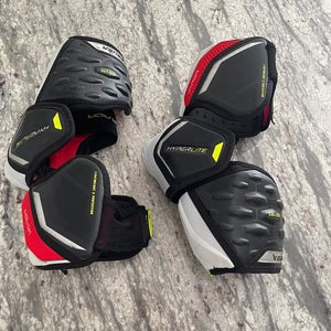 Senior Medium Bauer Vapor Hyperlite Elbow Pads (Used)