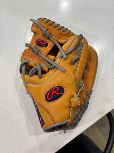 Infield RH Rawlings Baseball Glove 11.5" (Used)