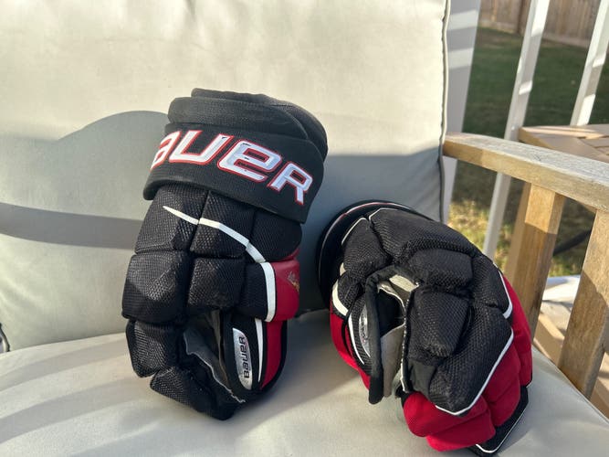 Bauer Supreme Ultrasonic Gloves 14" (Used)