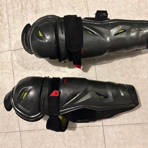 Junior Bauer Vapor 3X Pro Shin Pads 12" (Used)