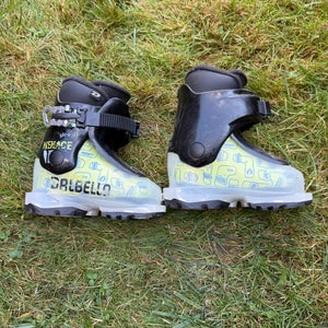 Used DABELLO MENACE kids downhill ski boots