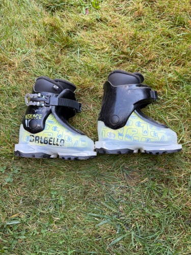 Used DABELLO MENACE kids downhill ski boots