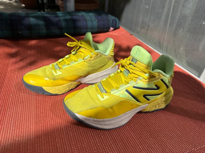Men's Size M 7.5 (W 8.5) New Balance Two Wxy v4 Basketball Shoes (Used)