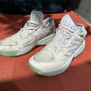 Men's Size M 7.5 (W 8.5) New Balance Fresh Foam BB v2 Shoes (Used)