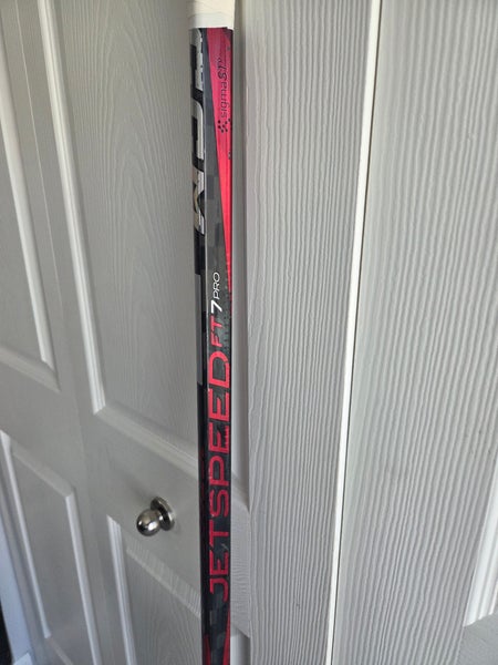 Intermediate CCM Jetspeed FT7 Pro Right Handed Hockey Stick P28 Pro Stock (Used)