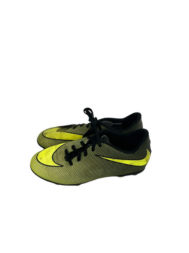Used Nike BRAVATA II Soccer Cleats Yellow Junior 04.5 11692-S000141017