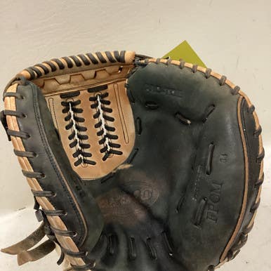 Used Wilson A2000 BB/SB Catchers RH Throw White 34" 11725-S000490443