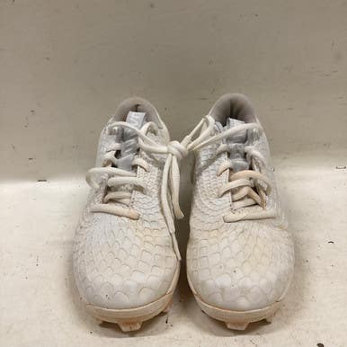 Used Under Armour 4Y BB/SB Cleats White Junior 03 11725-S000492384