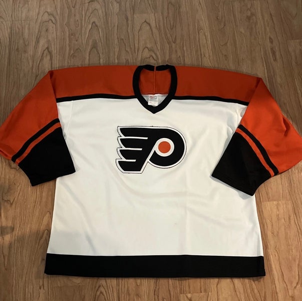 White XL Men's CCM Jersey (Used)