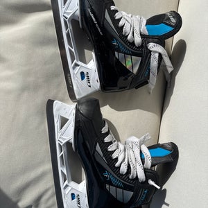2024 True TF7 Hockey Goalie Skates Regular Width Size 4 (Used)