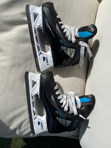 2024 True TF7 Hockey Goalie Skates Regular Width Size 4 (Used)
