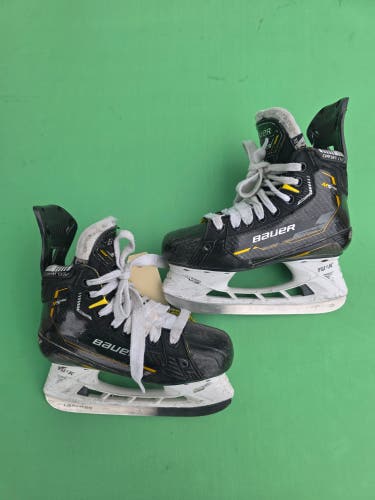 Junior Bauer Supreme M5 Pro Hockey Skates | Size 2.5 Extra Wide Width (EE)