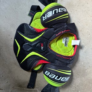 Men's Medium Junior Bauer Vapor X2.9 Shoulder Pads (Used)