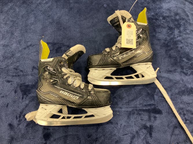 Youth Bauer Supreme M50 Pro Hockey Skates Regular Width 12.5 (Used)