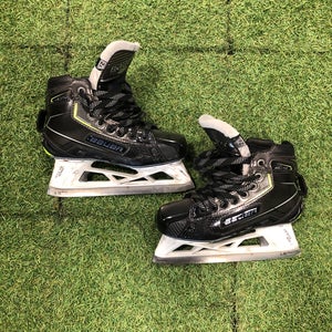 Junior Bauer Elite Hockey Goalie Skates Regular Width Size 2.5 (Used)