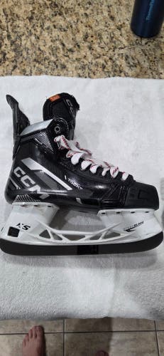 2023 CCM Tacks Vector Premier Hockey Skates 7.5 (Used)