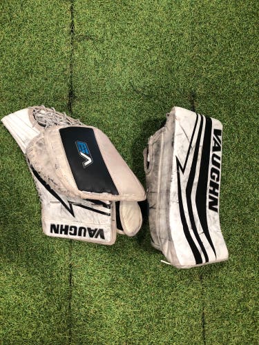 Youth Vaughn Velocity V9 Goalie Glove & Blocker Regular (Used)