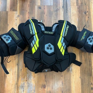 Small / Medium Vaughn Velocity VE8 Junior Goalie Chest Protector (Used)