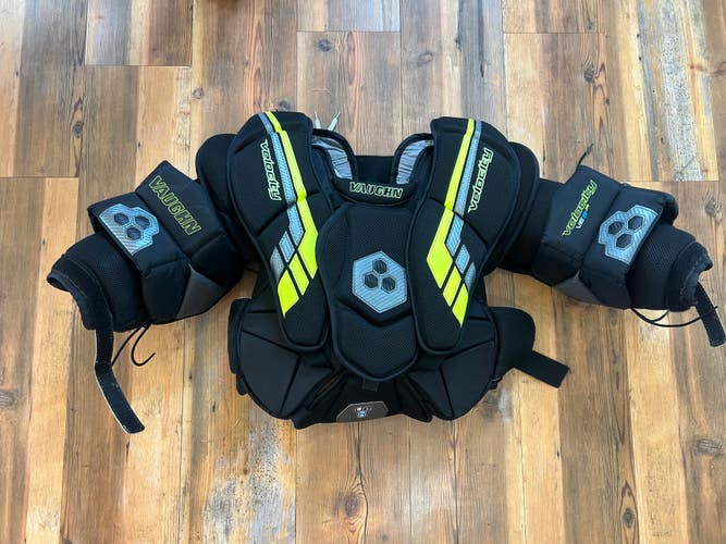 Small / Medium Vaughn Velocity VE8 Junior Goalie Chest Protector (Used)