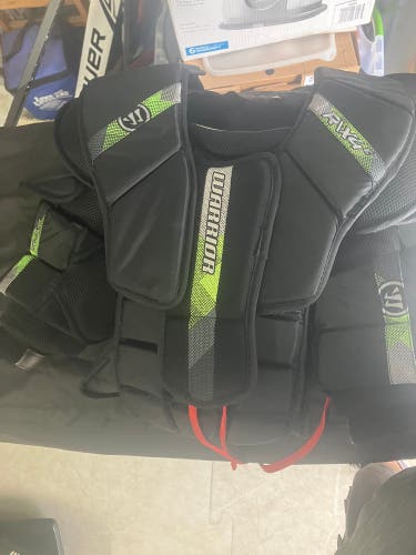 Large/Extra Large 2024 Warrior RITUAL X4 E Goalie Chest Protector (Used)