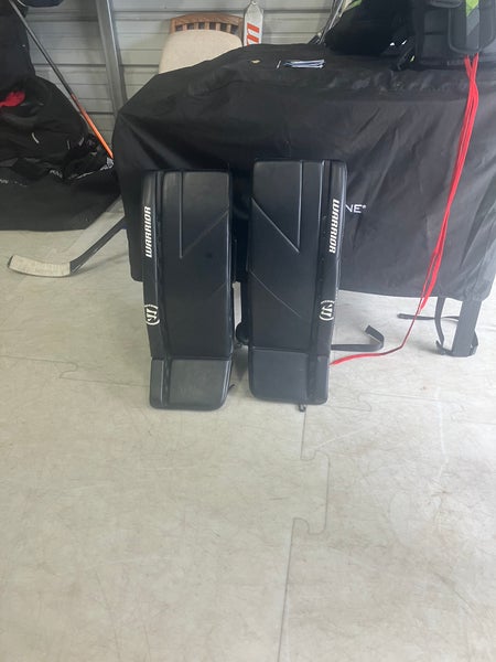 28" 2024 Warrior Ritual G6 E+ Goalie Leg Pads (Used)