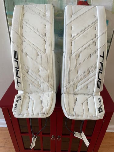 2024 30" True HZRDUS 7X4 Goalie Leg Pads (Used)