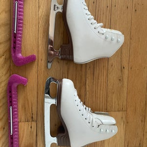 Jackson Ultima Mystique Figure Skates C Junior 1 (Used)