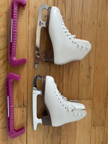 Jackson Ultima Mystique Figure Skates C Junior 1 (Used)