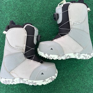 Kid's Burton Zipline Boa Snowboard Boots All Mountain (Used) | Size 5K