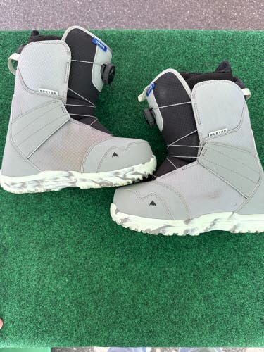 Kid's Burton Zipline Boa Snowboard Boots All Mountain (Used) Size 6K